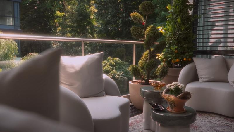 Cum arată noul apartament în care s-au mutat Selly și Smaranda Știrbu. Cine s-a ocupat de renovarea lui | VIDEO