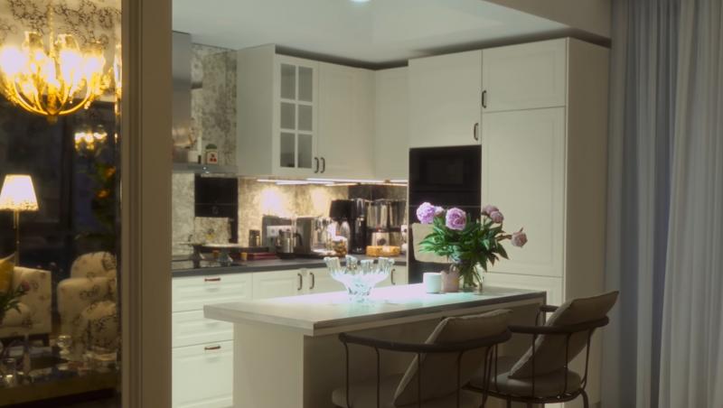 Cum arată noul apartament în care s-au mutat Selly și Smaranda Știrbu. Cine s-a ocupat de renovarea lui | VIDEO