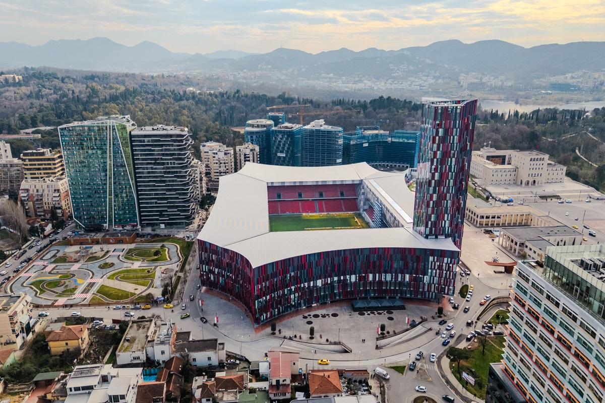 Țara europeană care vrea să &icirc;nlocuiască guvernul corupt cu AI. Un minister ar putea fi condus complet de tehnologie