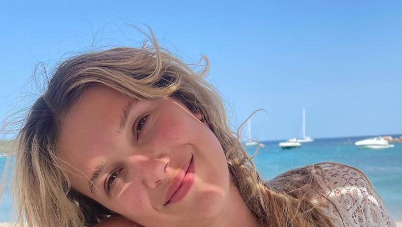 Millie Bobby Brown și Jake Bongiovi au anunțat că au devenit părinți. Actrița în vârsta de 21 ani a adoptat o fetiță