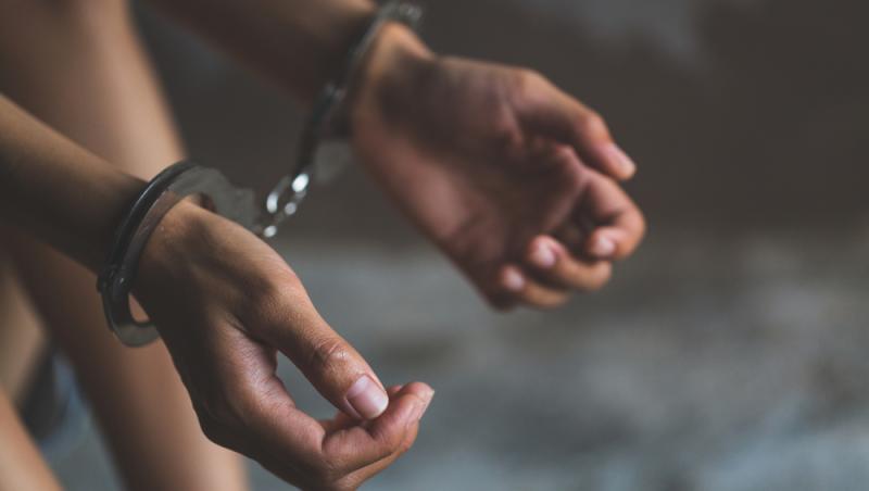 O femeie a scăpat de pedeapsa cu cinci ani de închisoare. De ce nu a mai fost încarcerată