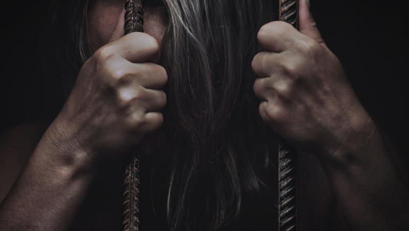 O femeie a scăpat de pedeapsa cu cinci ani de închisoare. De ce nu a mai fost încarcerată