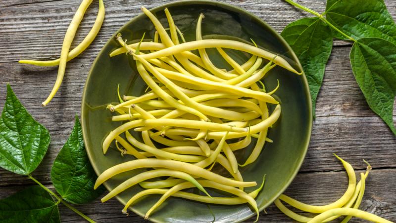 Fasolea galbenă se fierbe în funcție de cât de crocantă vrei să fie și de cât de ”tânără” este