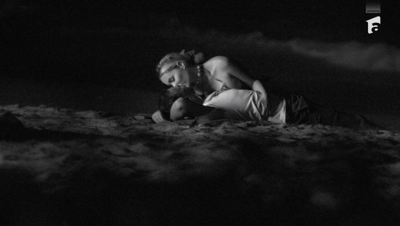 Insula Iubirii, 25 august 2025. Marius Avram și Oana Monea s-au sărutat pe plajă fără rețineri. Ce i-a recunoscut concurentul