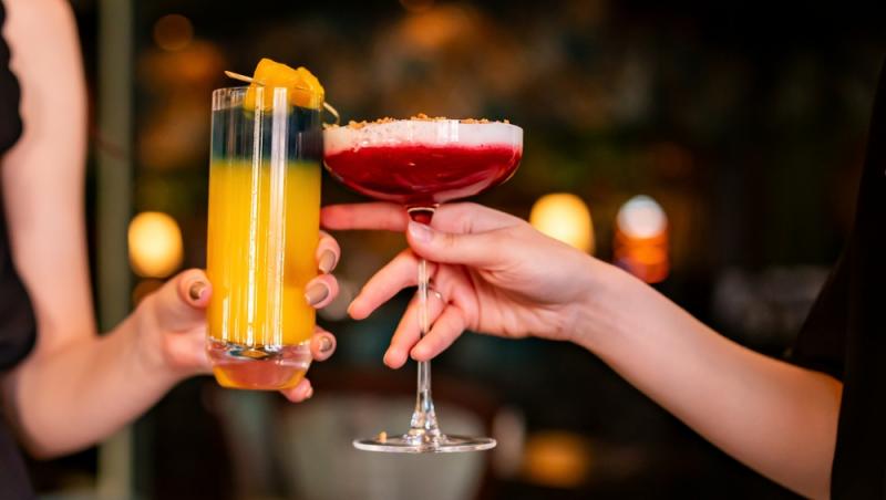 O tânără a orbit după ce a consumat un cocteil în Bali. Ce conținea băutura