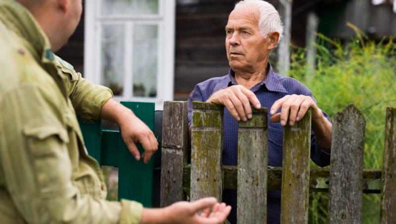 Exces de zel din partea vecinilor. De ce surpriză nu tocmai plăcută a avut parte un cuplu la revenirea din vacanță