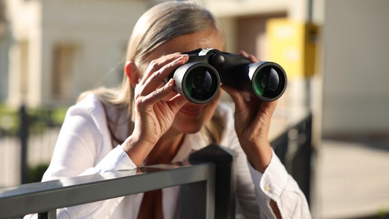 Exces de zel din partea vecinilor. De ce surpriză nu tocmai plăcută a avut parte un cuplu la revenirea din vacanță