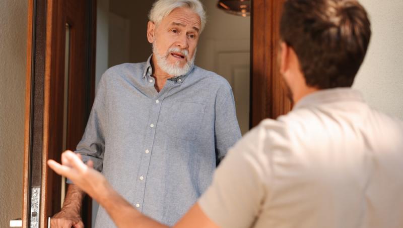 Exces de zel din partea vecinilor. De ce surpriză nu tocmai plăcută a avut parte un cuplu la revenirea din vacanță