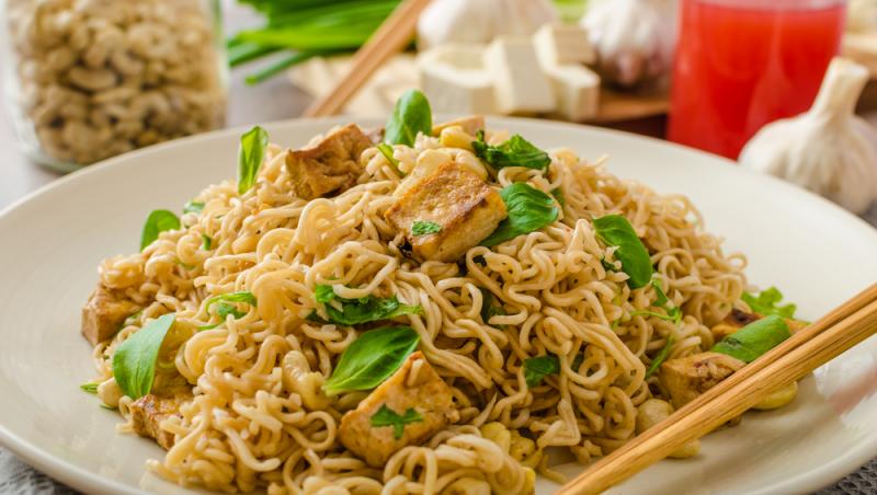 5 rețete cu tofu bogate în proteine de origine vegetală