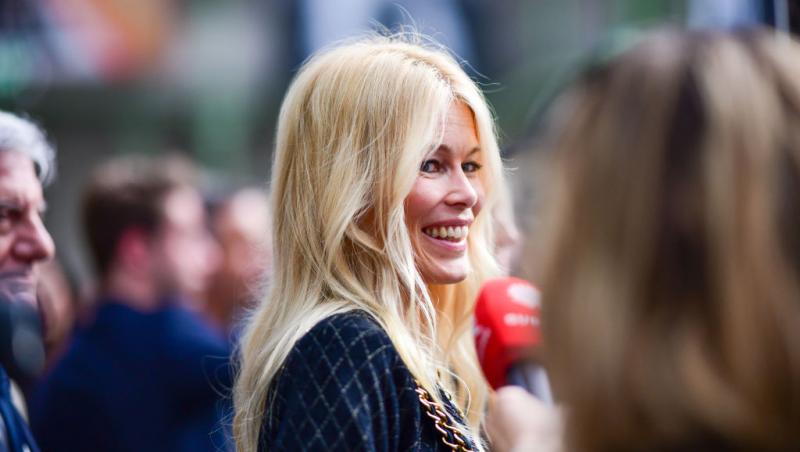Cum arată Claudia Schiffer la 55 de ani. Supermodelul a pozat într-un costum de baie de aproape 1000 de dolari