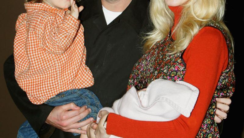 Cum arată Claudia Schiffer la 55 de ani. Supermodelul a pozat într-un costum de baie de aproape 1000 de dolari