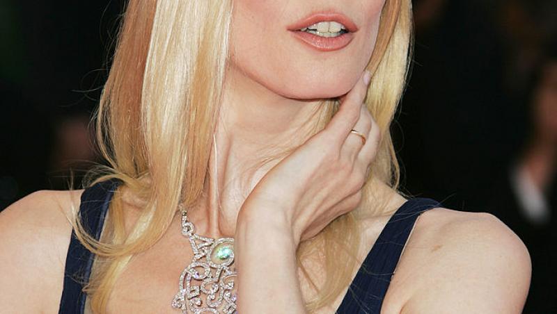 Cum arată Claudia Schiffer la 55 de ani. Supermodelul a pozat într-un costum de baie de aproape 1000 de dolari