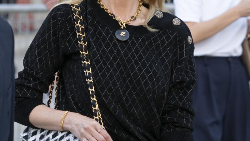 Cum arată Claudia Schiffer la 55 de ani. Supermodelul a pozat într-un costum de baie de aproape 1000 de dolari