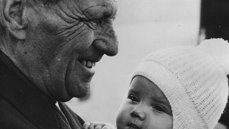 A părăsit familia regală pentru un om de rând. Cine este Prințesa care se iubește cu un bărbat mai tânăr decât ea