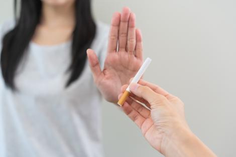 Cum să treci de perioada critică atunci când te lași de fumat. 7 trucuri utile