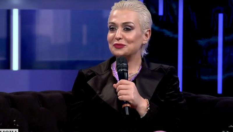 Monica Anghel a apărut cu un ochi bandajat pe rețelele sociale. Prin ce intervenție chirurgicală a trecut