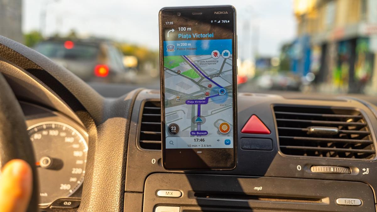 Waze și Google Maps nu vor mai funcționa pe aceste telefoane din 2025. Ce smartphone-uri Android și iPhone sunt afectate