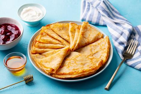 Rețetă clătite pufoase: Cea mai bună rețetă de clătite franțuzești. Trucuri care le fac cu adevărat speciale
