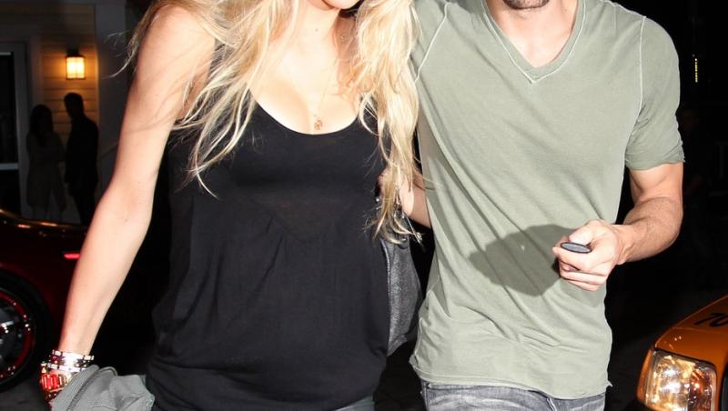 Enrique Iglesias, tată pentru a patra oară la 50 de ani. El și Anna Kournikova sunt împreună de aproape 25 de ani