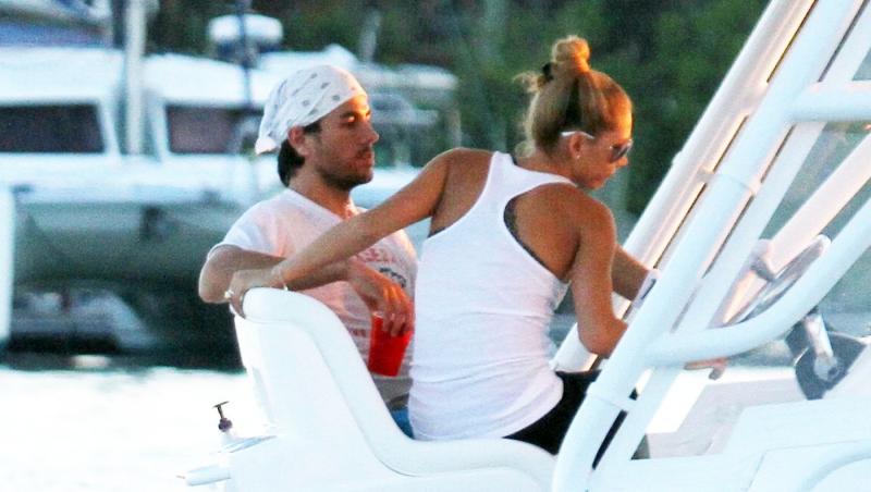 Enrique Iglesias, tată pentru a patra oară la 50 de ani. El și Anna Kournikova sunt împreună de aproape 25 de ani