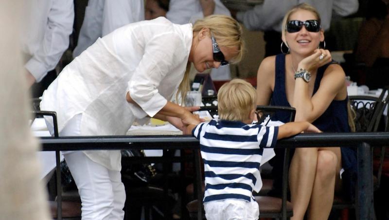 Enrique Iglesias, tată pentru a patra oară la 50 de ani. El și Anna Kournikova sunt împreună de aproape 25 de ani