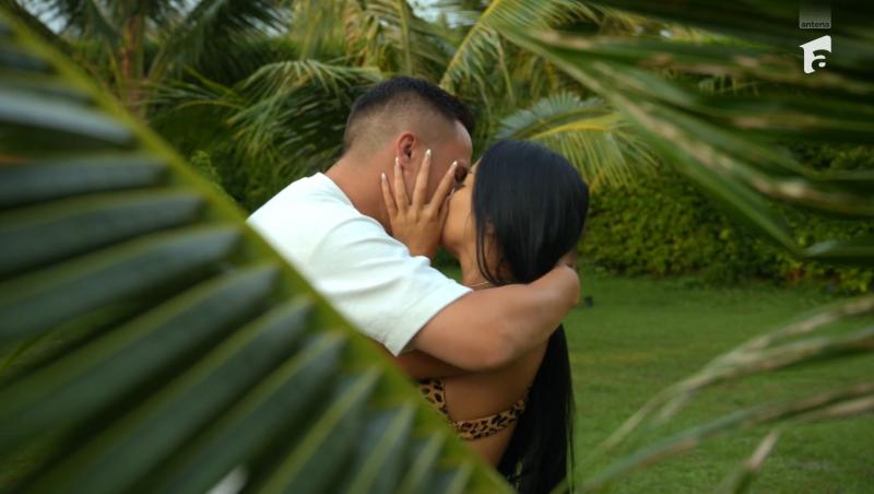 Cererea în căsătorie a Ionelei a schimbat părerea internauților despre George. Ce spun acum despre el: „din masculul înfumurat...”