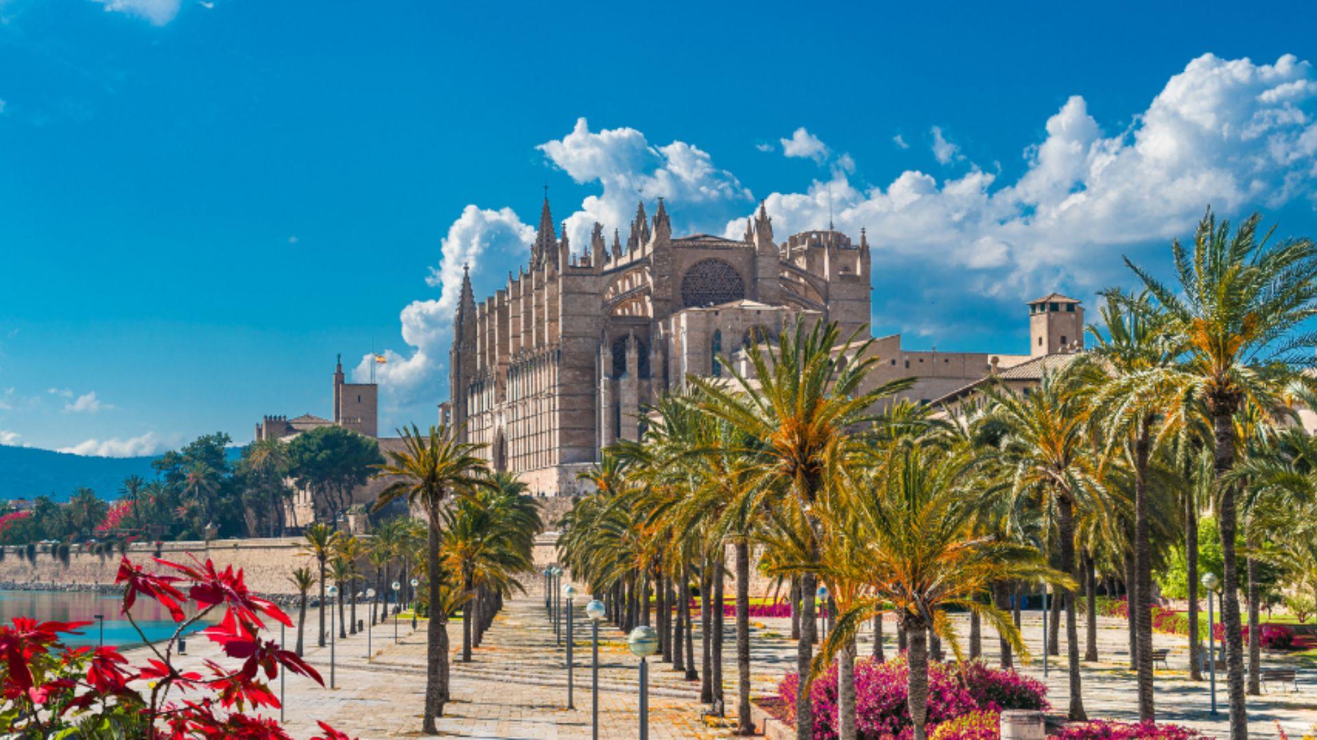 (P) Lista must-have pentru vacanța în Mallorca: ce să împachetezi