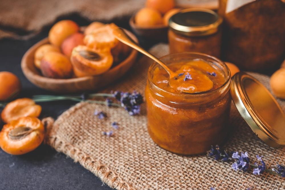 Rețetă simplă și aromată de gem de caise cu lăm&acirc;ie