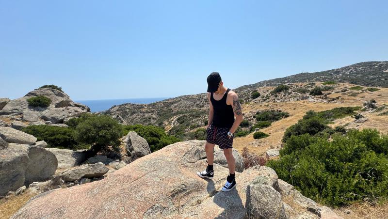 Juno, Rocky din Iubire cu parfum de lavandă, și-a încărcat bateriile între muzică, mare și adrenalină