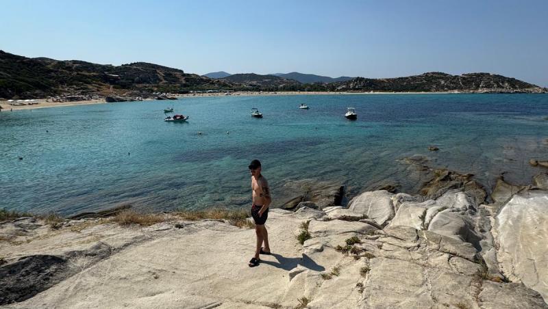 Juno, Rocky din Iubire cu parfum de lavandă, și-a încărcat bateriile între muzică, mare și adrenalină