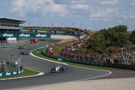 Vezi acum calificările din Formula 1™ pentru Marele Premiu al Olandei. Lupta pentru pole este LIVE în AntenaPLAY și pe Antena3CNN