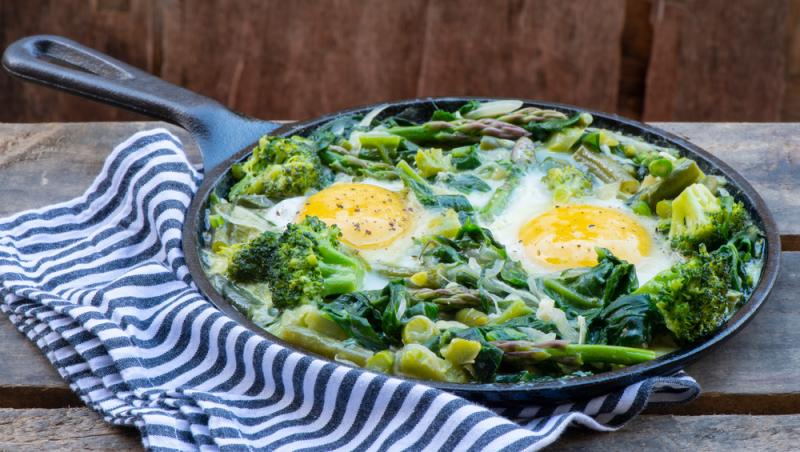 Știai că poți face aluat de clătite cu spanac? Iată la ce preparate inedite mai poți folosi spanacul