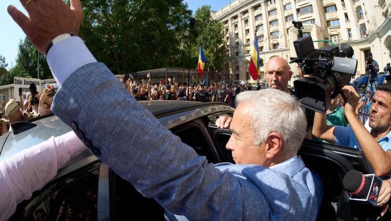 Călin Georgescu riscă închisoarea după ce a fost schimbată încadrarea juridică. Cât ar putea să stea după gratii