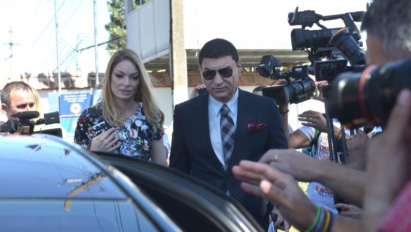 Cristi Borcea, imaginea care i-a îngrijorat pe fani: „Statuie de ceară”. Cum a apărut în vacanță alături de Valentina Pelinel