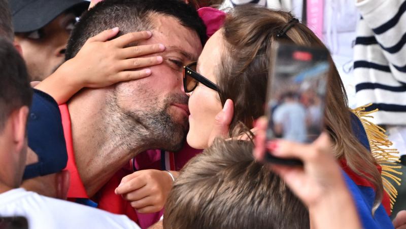 Novak Djokovic nu și-a putut dezlipi mâinile de pe soția sa. Cum arată Jelena, partenera jucătorului sârb, în costum de baie