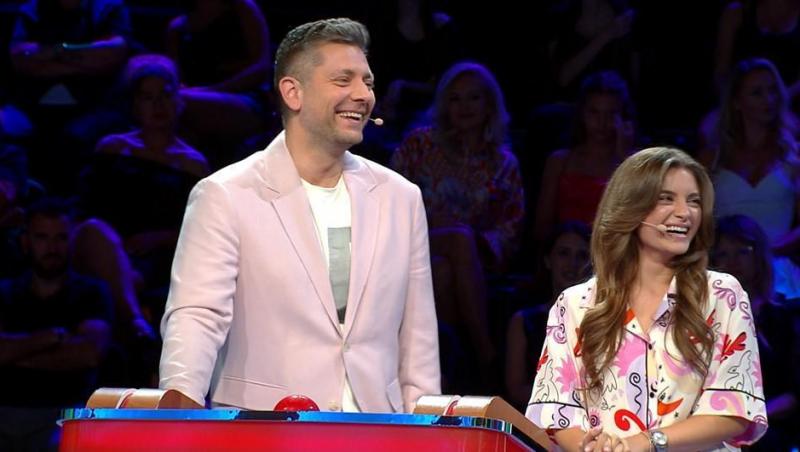 Cât de bine arată Ana Bodea în costum de baie. Actrița s-a pozat într-o ipostază sexy, plutind în largul mării fără inhibiții