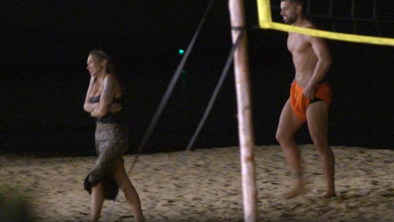 Insula Iubirii, 5 august 2025. Concurenții, apropieri periculoase de ispite! A urmat un bonfire dureros pentru fete