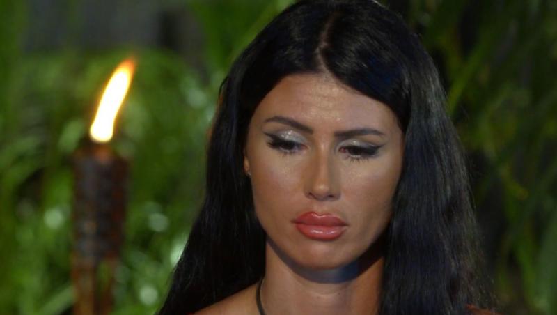 Insula Iubirii, 5 august 2025. Concurenții, apropieri periculoase de ispite! A urmat un bonfire dureros pentru fete