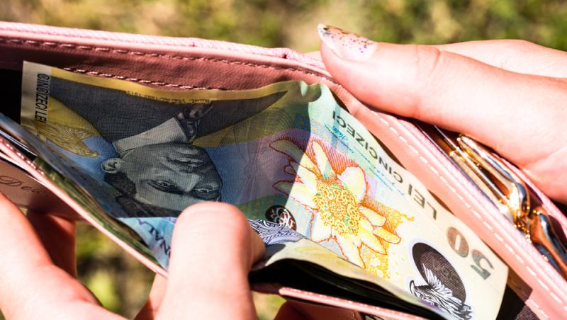 Cât costă „taxa pe cearșaf” la Mamaia. Prețul îi face pe români să stea cât mai departe de stațiune