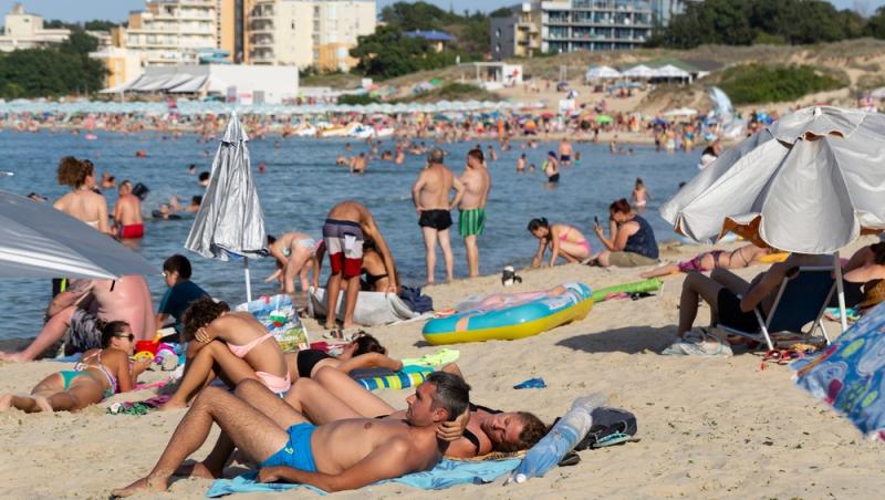 Cât costă „taxa pe cearșaf” la Mamaia. Prețul îi face pe români să stea cât mai departe de stațiune