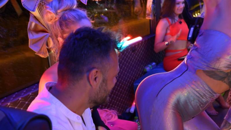 Insula Iubirii, 6 august 2025. Flacăra ispitei s-a aprins la vila băieților! Ella și Teo, apropiere îndrăznețe. Ce s-a întâmplat