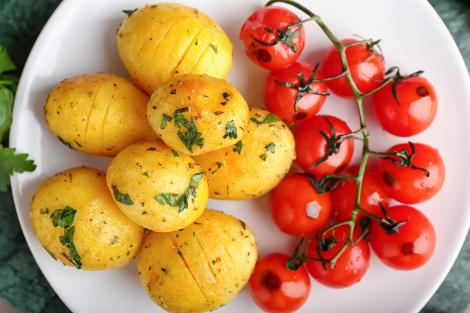 Cartofii ar fi evoluat din roșii, susțin experții. Cum e posibil