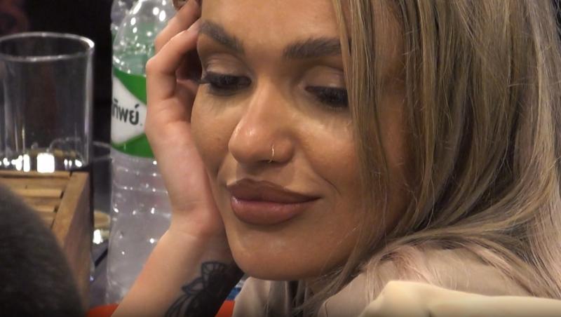 Insula Iubirii, 6 august 2025. Ella și ispita Teo, filmați când flirtează. Ce a urmat când au rămas noaptea singuri pe canapea