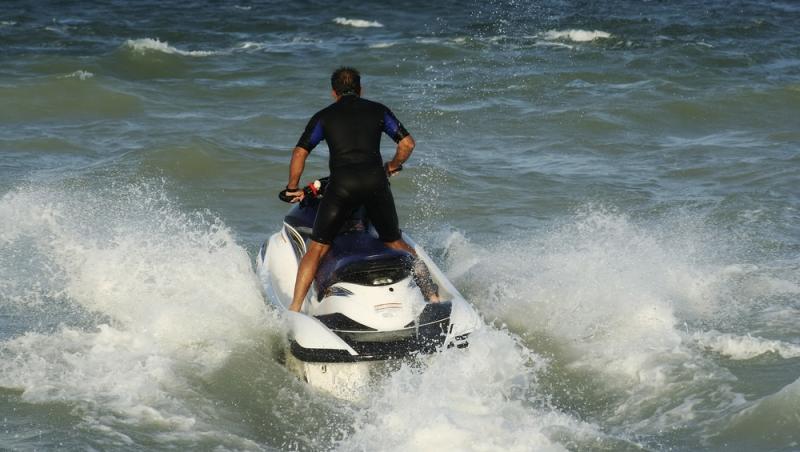 Cât costă să te dai cu skijet-ul pe litoralul românesc în 2025. Reprezentanții APC au reacționat: „Facem credit cu buletinul”