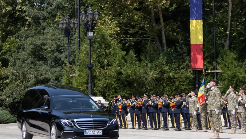 Nina Iliescu nu a participat la înmormântarea soțului său, Ion Iliescu. De ce a lipsit și de ce a fost chemat medicul de urgență