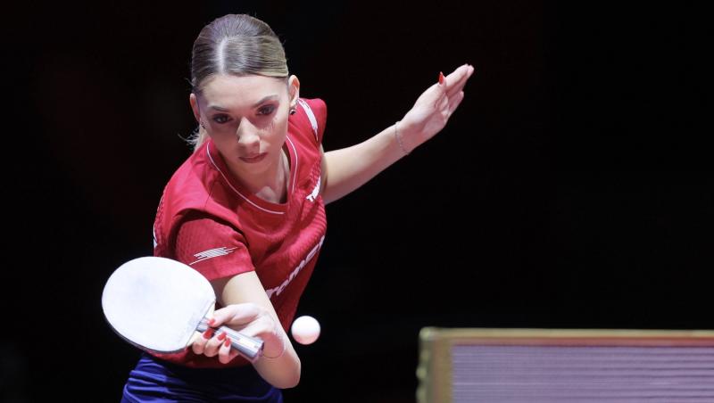 Bernadette Szocs, cum arată când renunță la echipamentul de meci în favoarea rochiilor elegante. Cele mai fine apariții