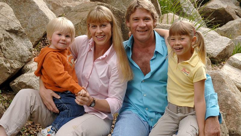 Steve Irwin alături de soția lui și cei doi copii ai lor