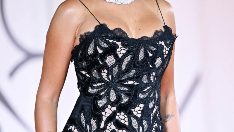 Prima apariție pe covorul roșu după ce a primit inelul de 3 milioane de dolari. Cum s-a pozat Georgina Rodríguez