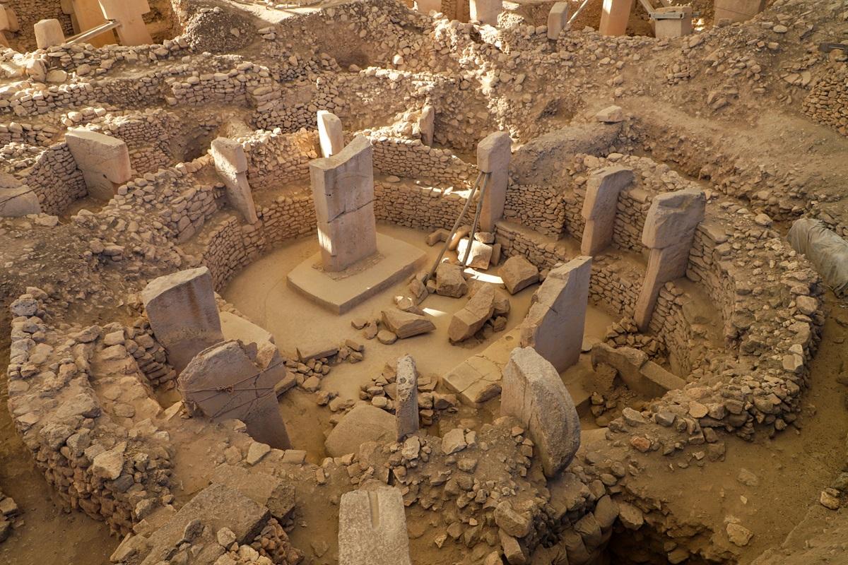 Descoperirea care poate rescrie istoria umană. Unde au găsit experții o structură cu 7.000 de ani mai veche decât Stonehenge