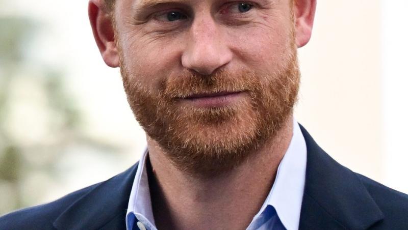 Ce a făcut Prințul Harry după ce s-a văzut, în secret, cu tatăl lui. A călătorit noaptea, cu trenul, pentru o vizită neanunțată